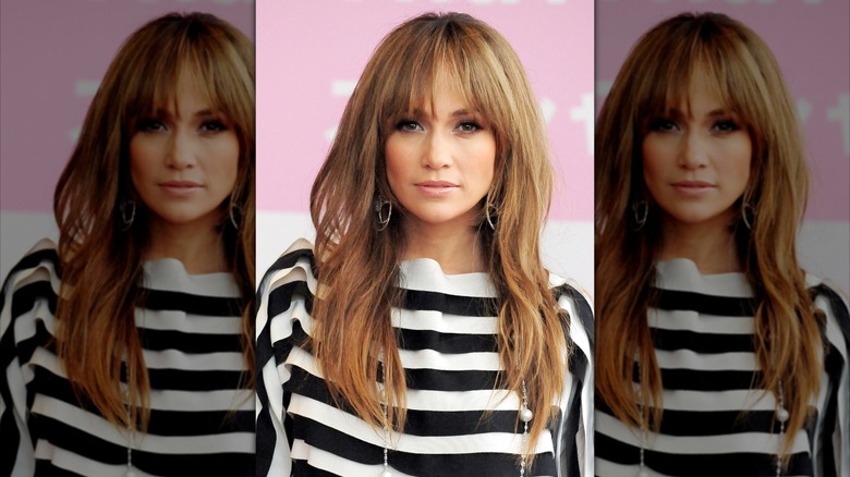 Jennifer Lopez rocks bangs in 2009 in Japan