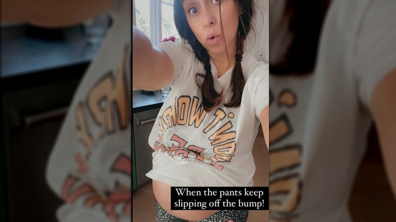 Jennifer Love Hewitt poses for a selfie 
