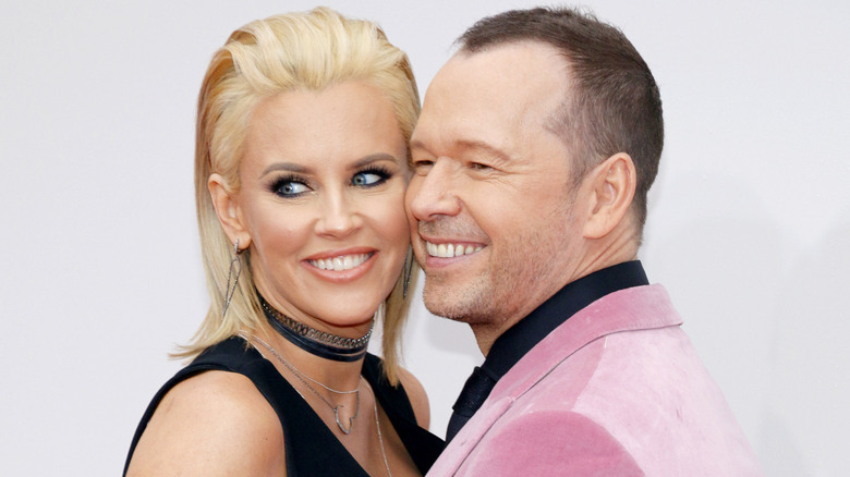 Jenny McCarthy and Donnie Wahlberg cheek-to-cheek