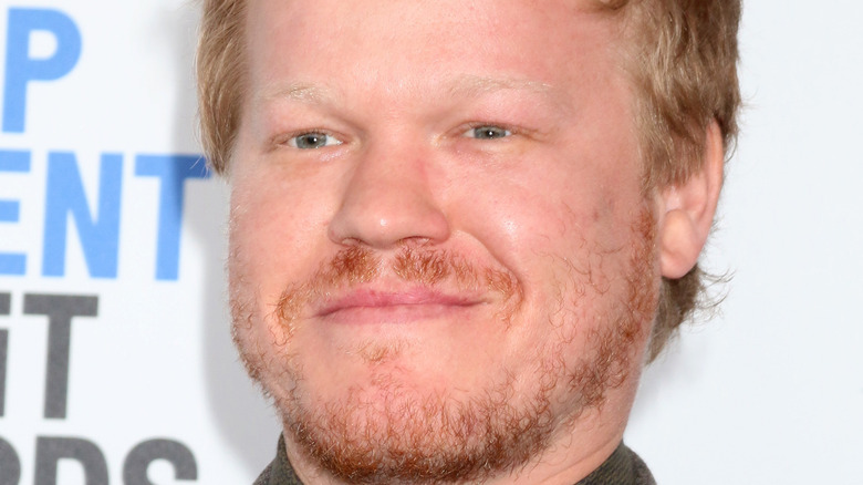 Jesse Plemons smiles on the red carpet