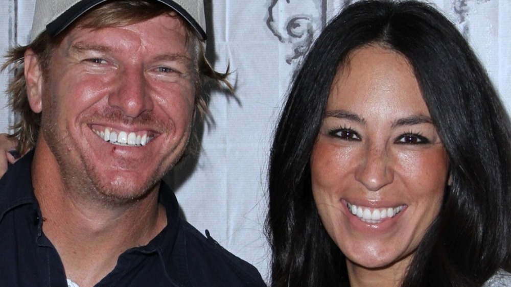 Chip Gaines and Joanna Gaines promote "The Magnolia Story" book in 2016