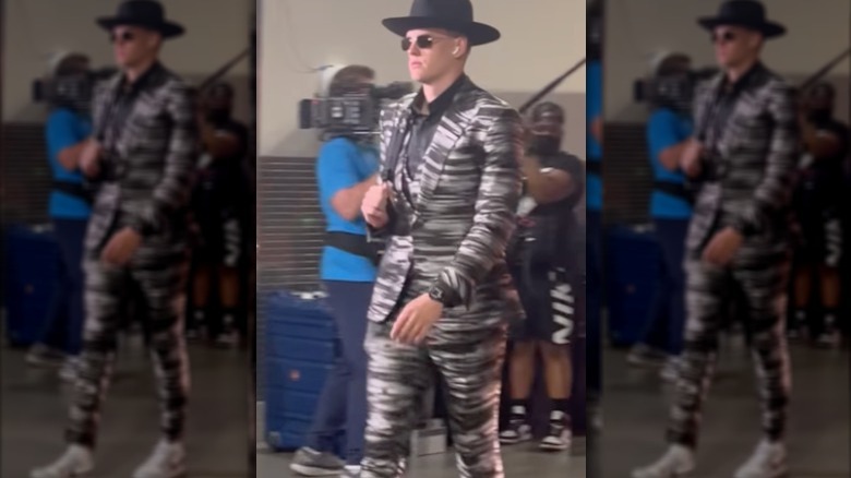 joe burrow arrival outfit today
