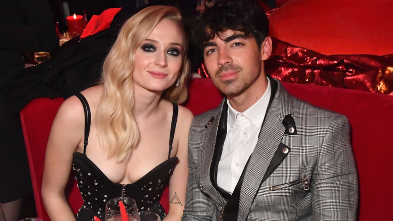 Sophie Turner and Joe Jonas posing