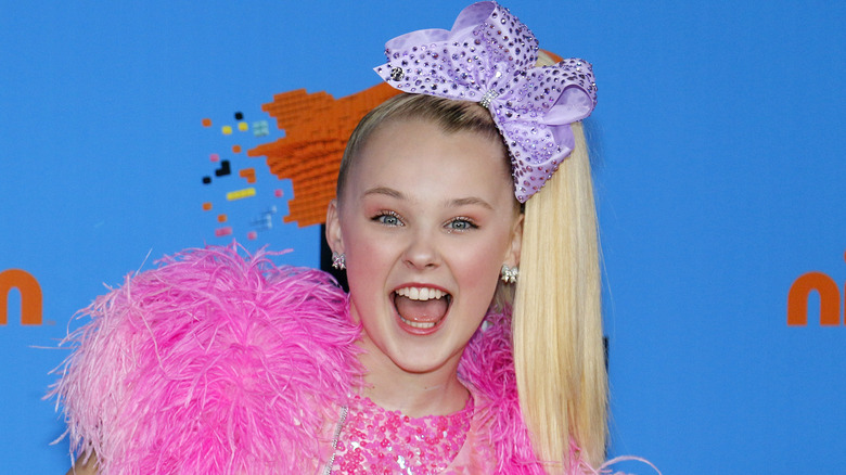JoJo Siwa posing 