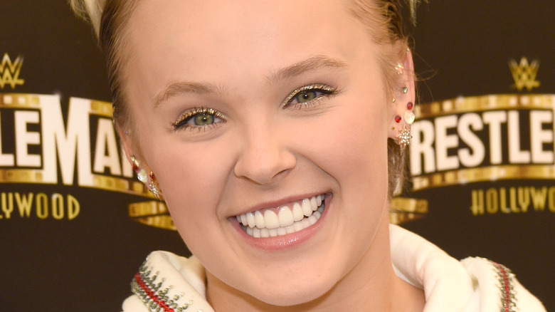 Jojo Siwa smiling short hair