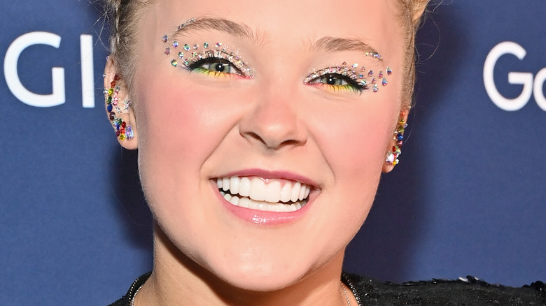 JoJo Siwa at the 2022 GLAAD Awards