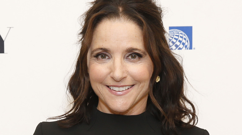 Julia Louis-Dreyfus wavy hair