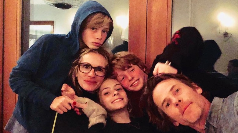 Julia Roberts and her family pose 
