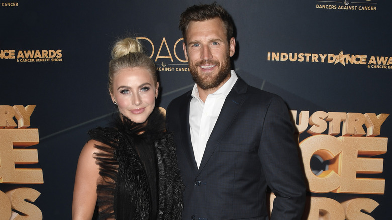Julianne Hough and Brooks Laich pose 