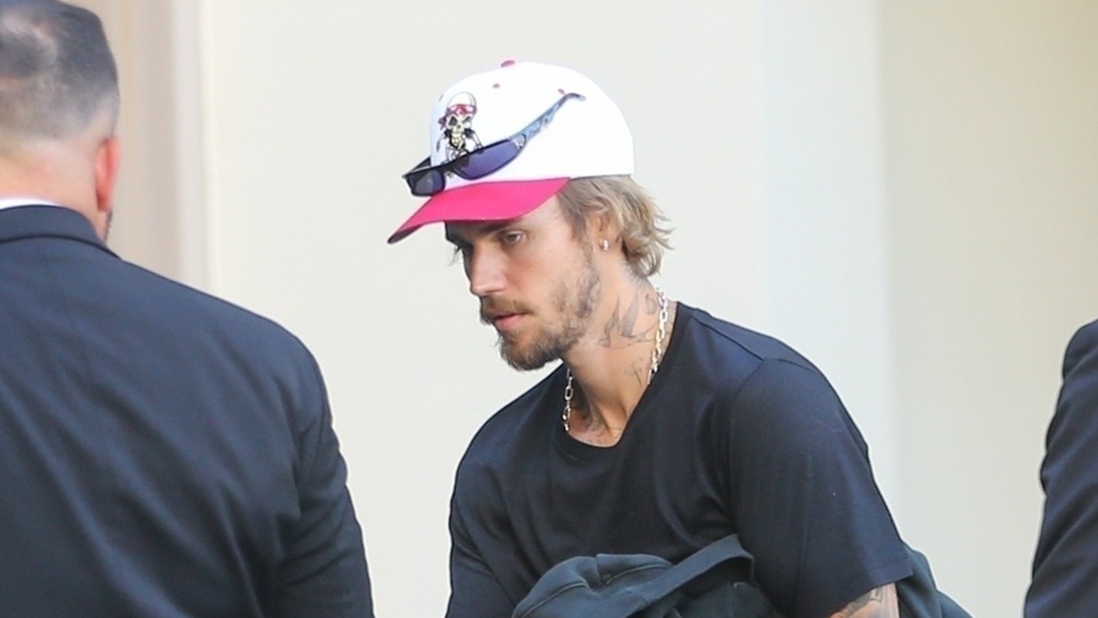 Justin Bieber's Nearly Unrecognizable Look In New Photo Has Us Doing A