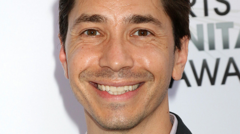 Justin Long smiling