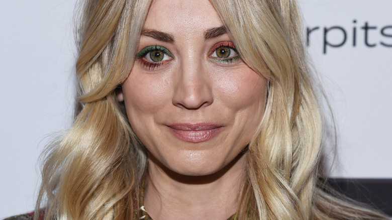 Kaley Cuoco wears colorful eyeshadow