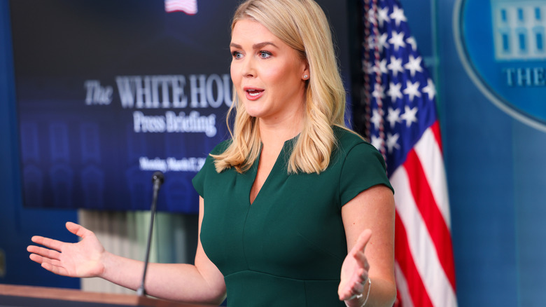 Karoline Leavitt hands out press conference