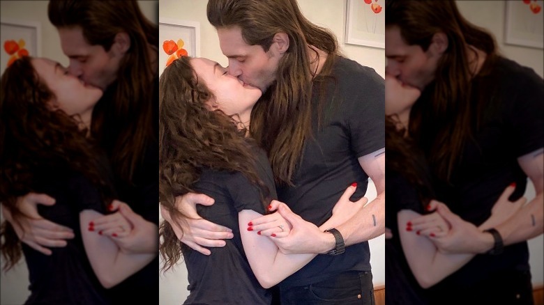 Kat Dennings, Andrew WK, kissing
