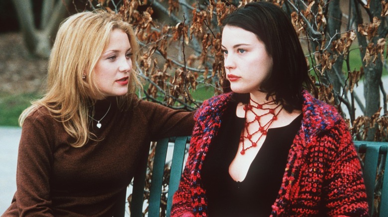 Still of Kate Hudson and Liv Tyler from "Dr T. & the Women"