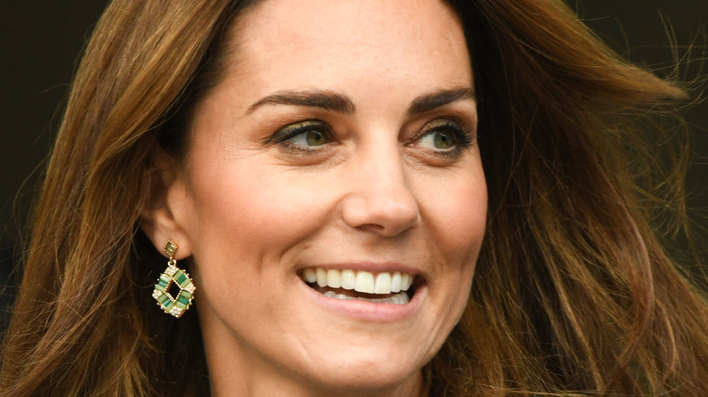Kate Middleton with hair waiving