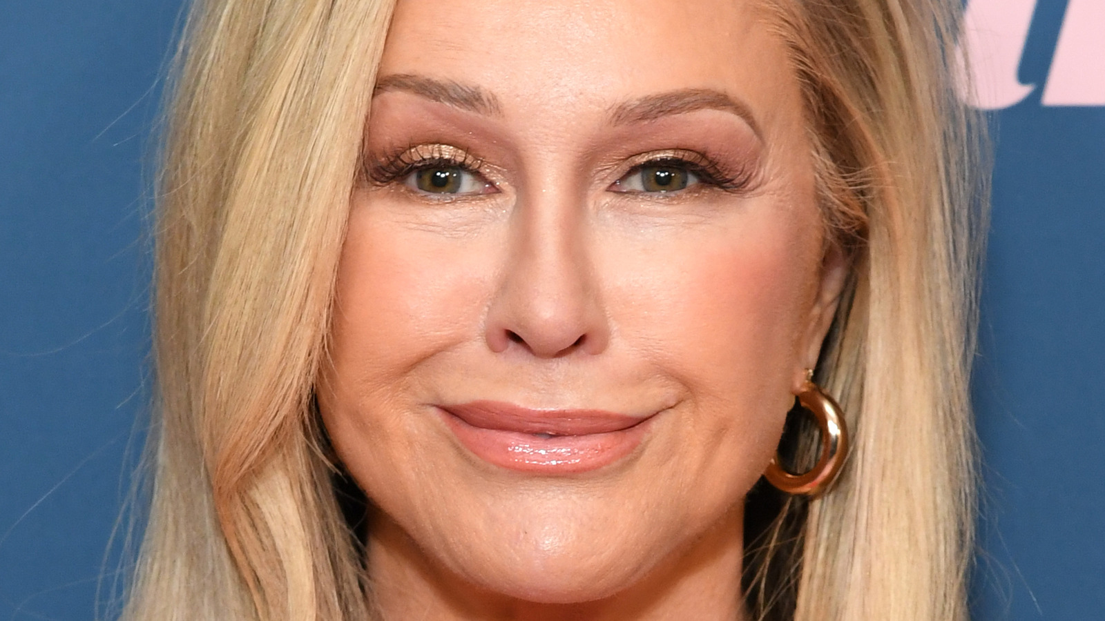 Kathy Hilton's 2022 People's Choice Awards Appearance Goes Viral For