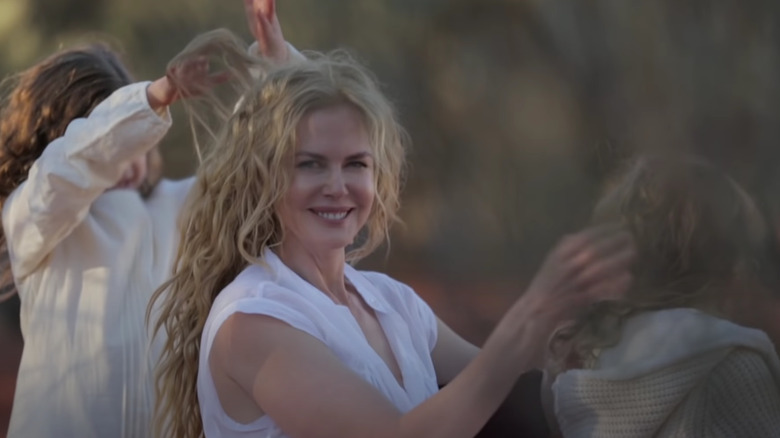 Nicole Kidman and daughters playing with hair
