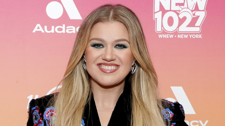 Kelly Clarkson long hair smiling