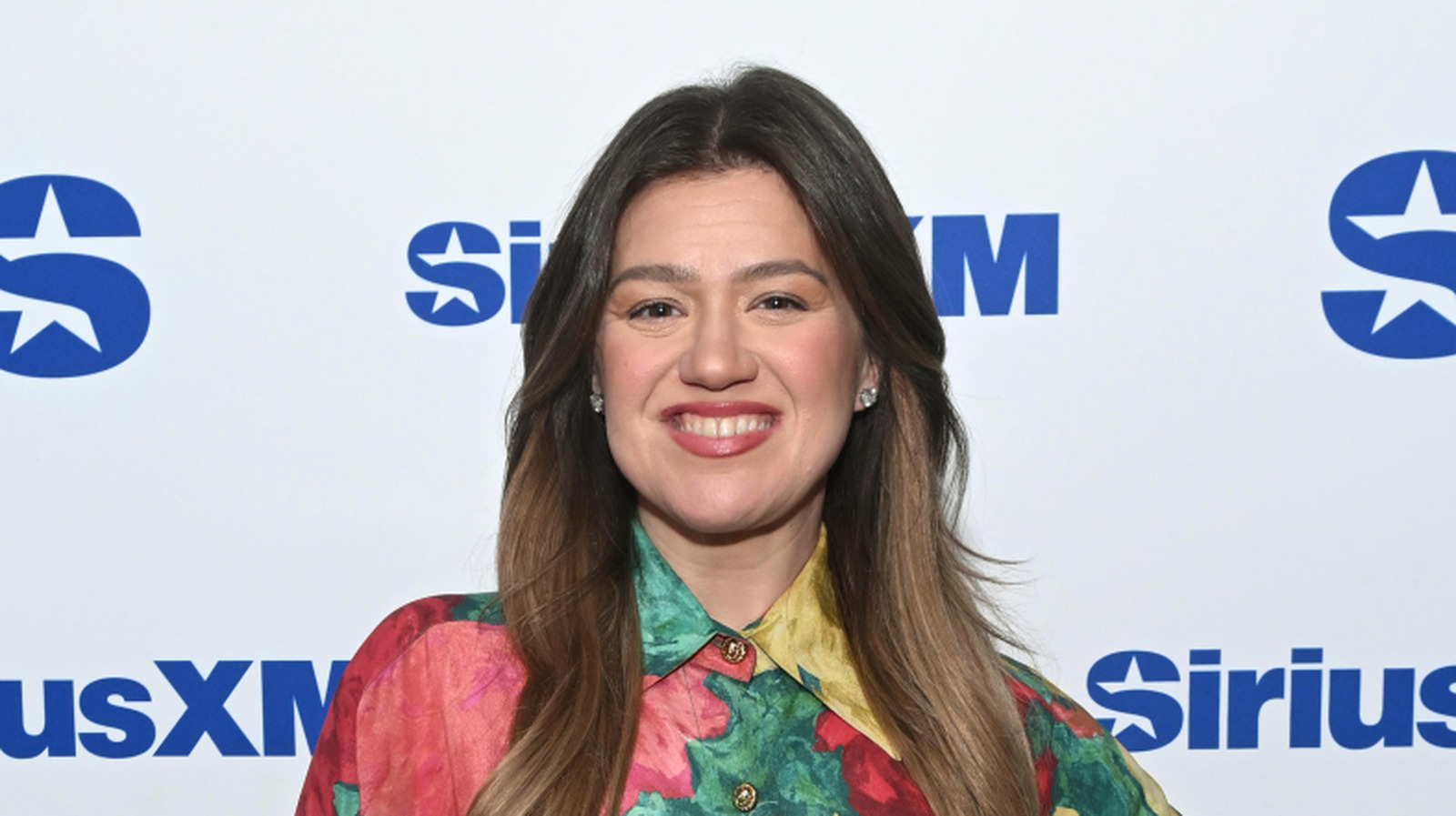 Kelly Clarkson's Pretty Woman Moment In Brooklyn Store Ignites A Brutal Internet War