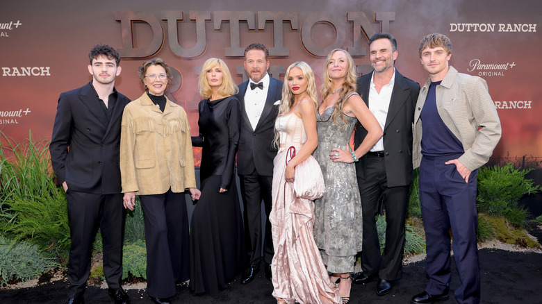 The Dutton Ranch season one cast.