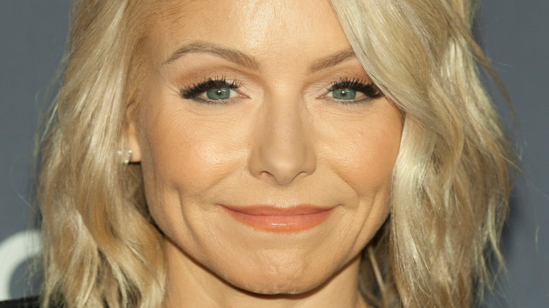 Kelly Ripa smiling