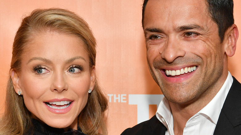 Kelly Ripa, Mark Consuelos laughing