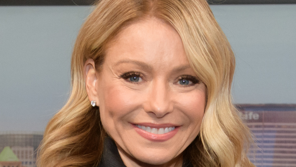 Kelly Ripa smiling