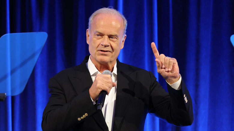 Kelsey Grammer pointing his finger
