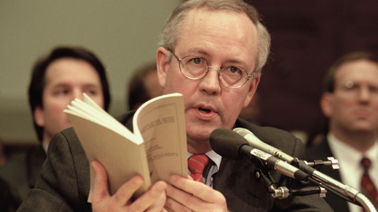 Kenneth Starr speaks to the House Judiciary Commitee about President Bill Clinton's impeachment 1998