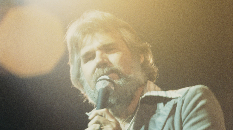 Kenny Rogers performing in 1977