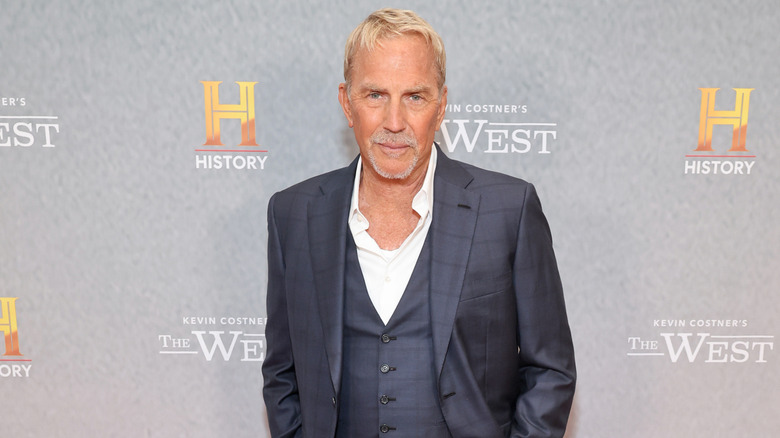 Kevin Costner posing