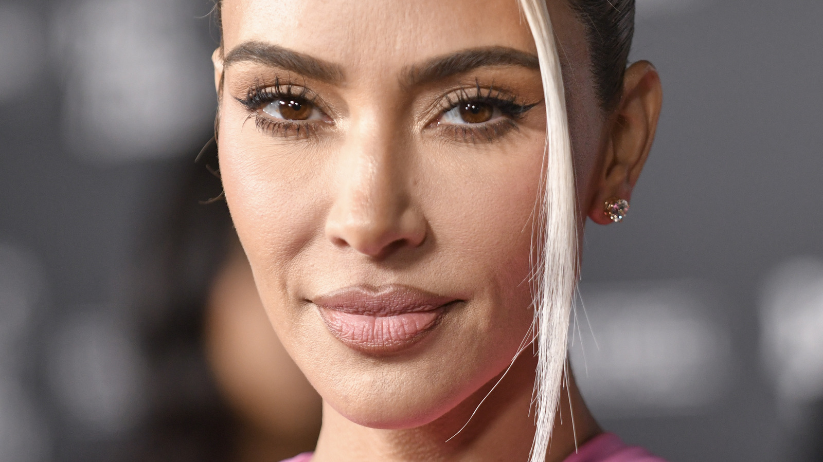 Kim Kardashian Chokes Up Describing How Late Dad Inspired Her Co ...