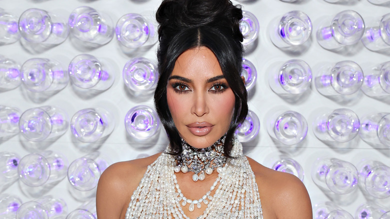 Kim Kardashian white pearl necklace