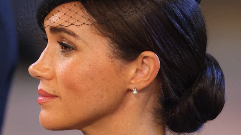 Meghan Markle wears small earring