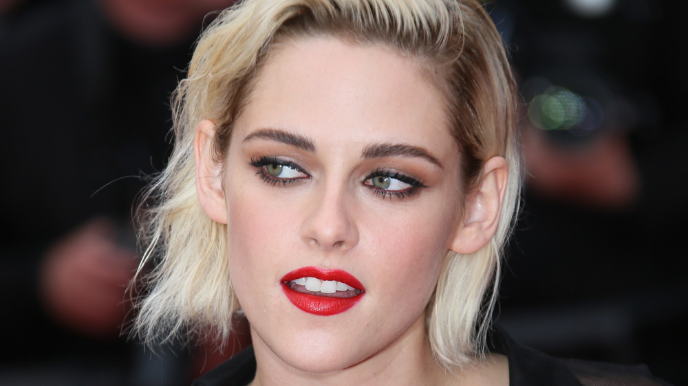 Kristen Stewart red lipstick