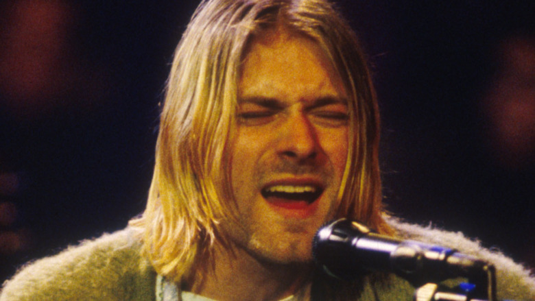 Kurt Cobain performing