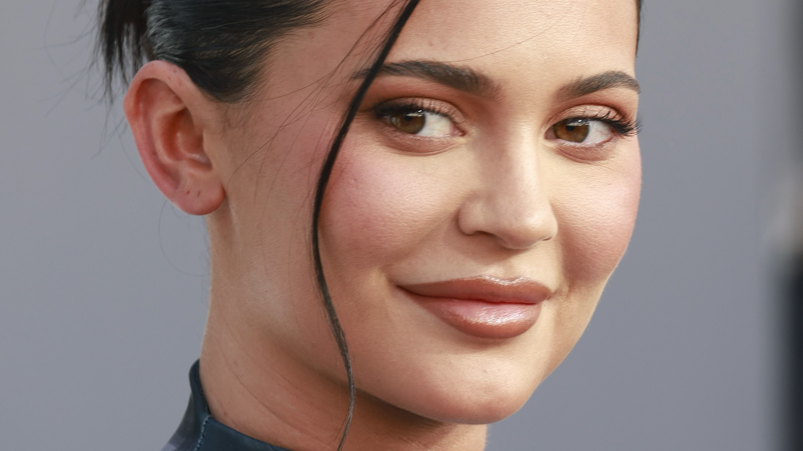 5. Kylie Jenner's TikTok Nail Color Challenge Takes Over Social Media - wide 7
