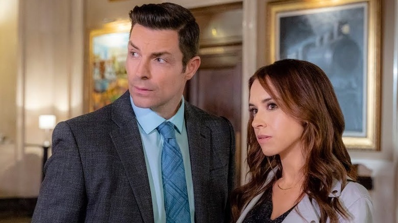 Brennan Elliott and Lacey Chabert in Crossword Mysteries: A Puzzle to Die For