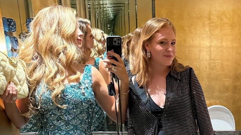 Blake Lively takes mirror selfie with niece Kate Johnson.