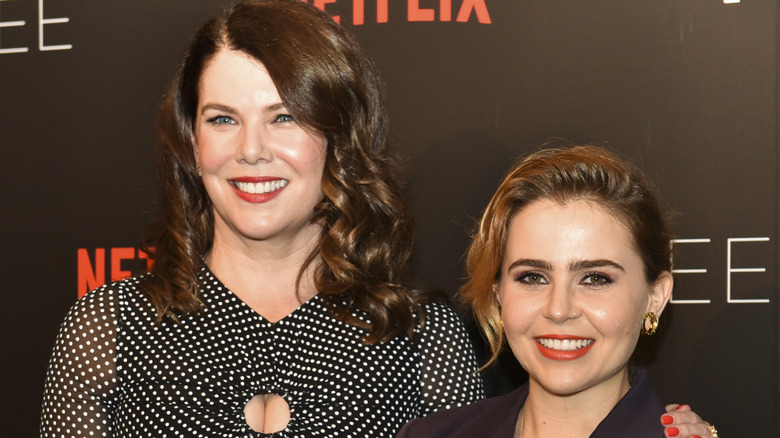 Lauren Graham and Mae Whitman grinning