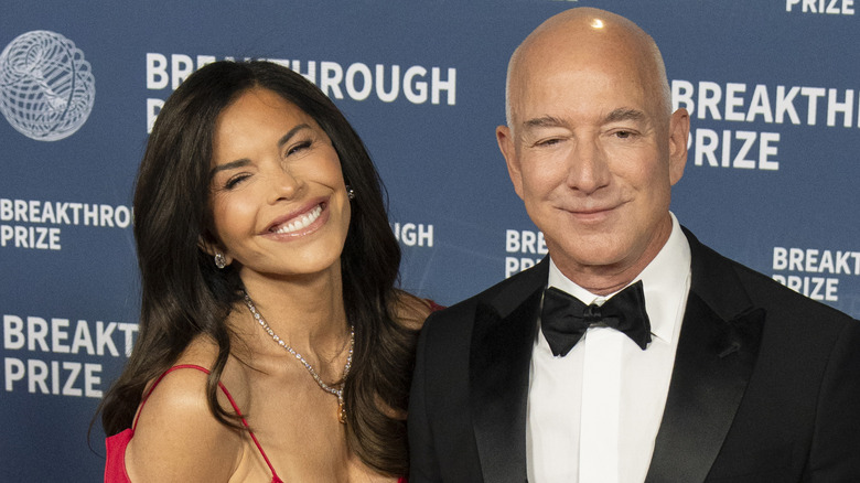 Lauren Sanchez and Jeff Bezos smiling