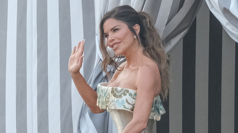 Lauren Sanchez and Jeff Bezos smiling