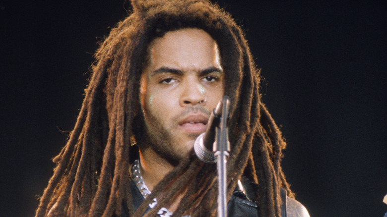Lenny Kravitz performing
