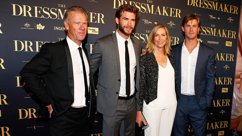 Liam and Chris Hemsworth with parents at Australian premiere of 'The Dressmaker'