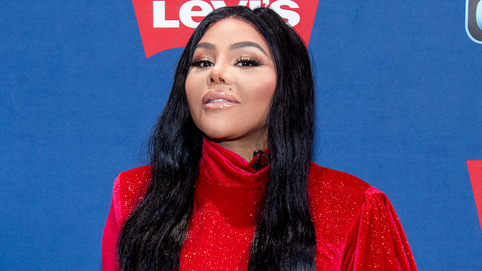 Lil Kim Debuts Her New Model Look