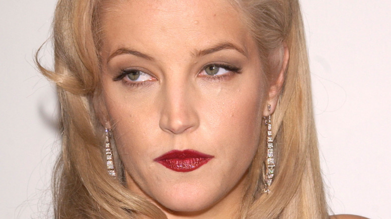 Lisa Marie Presley with blonde hair at an event