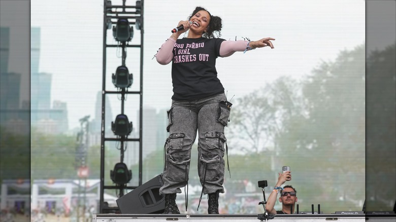 Jordin Sparks singing