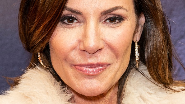 Luann de Lesseps posing