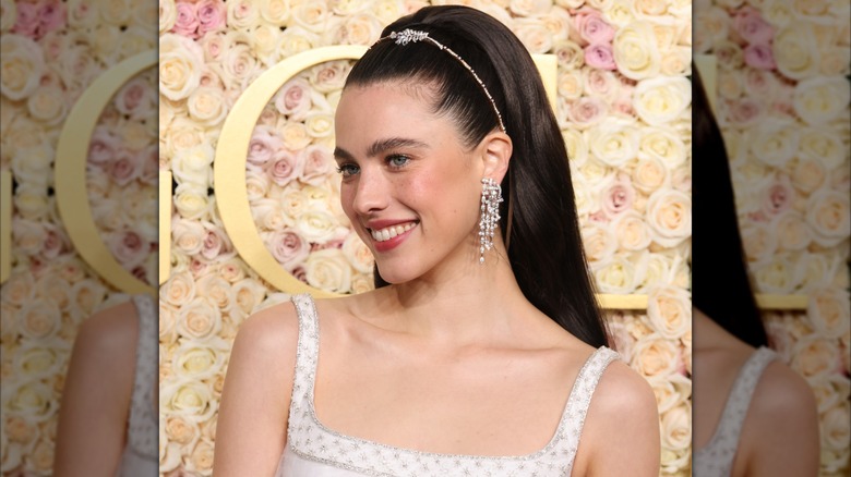Margaret Qualley posing at the 2025 Golden Globes.